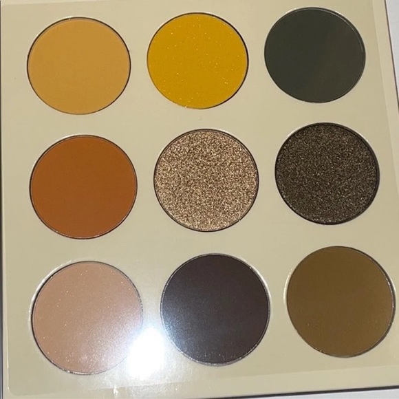 Juvia’s place makeup bundle brand new eyeshadow palette and lipstick